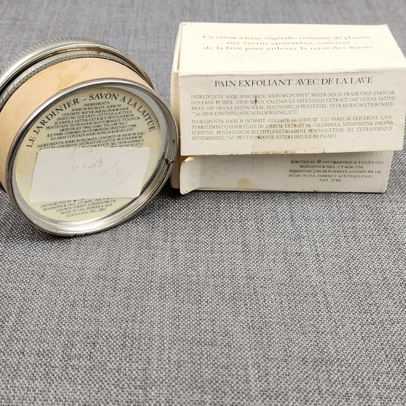 Crabtree & Evelyn Gardeners Soap and Scrub Set - Picture 3 of 4